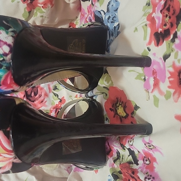 Delicious Flower Heels - Picture 4 of 5